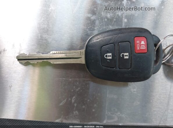 3TYCZ5AN3NT058025 2022 TOYOTA TACOMA Белый Вид панели приборов