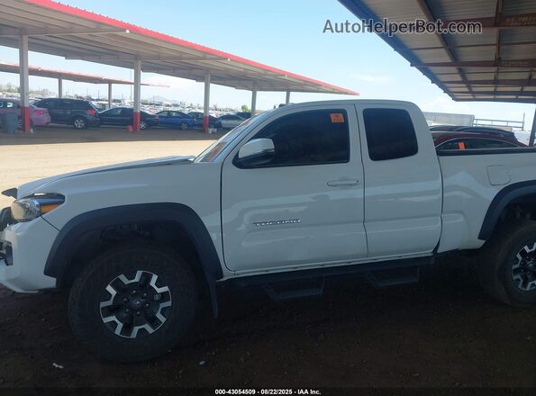 3TYSZ5AN2MT052114 2021 TOYOTA TACOMA White Widok tylnych siedzeń