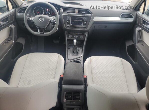 3VV1B7AX0JM069306 2018 VOLKSWAGEN TIGUAN Серый 