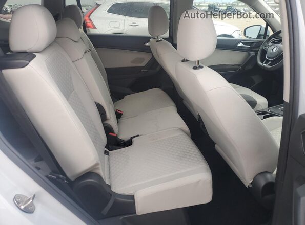 3VV1B7AX0JM069306 2018 VOLKSWAGEN TIGUAN Серый 