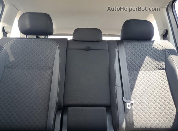 3VV1B7AX0MM091083 2021 VOLKSWAGEN TIGUAN Silver უკანა სავარძლების ხედი