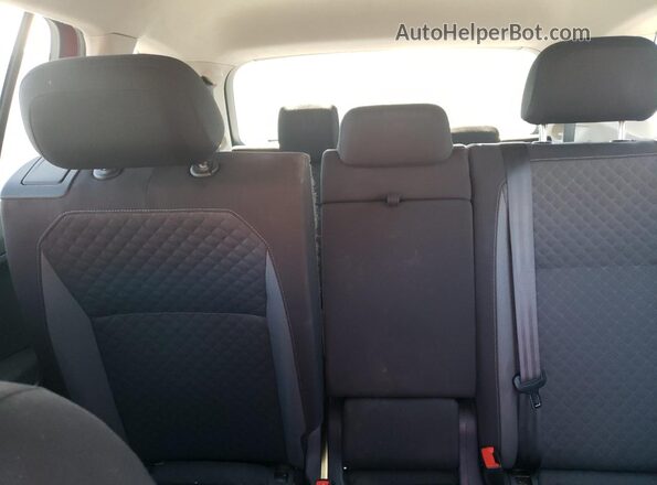 3VV1B7AX2JM113984 2018 VOLKSWAGEN TIGUAN Красный 