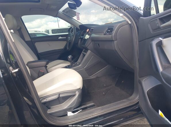3VV2B7AX1MM030765 2021 VOLKSWAGEN TIGUAN Black Սալոնի դիմացի տեսք