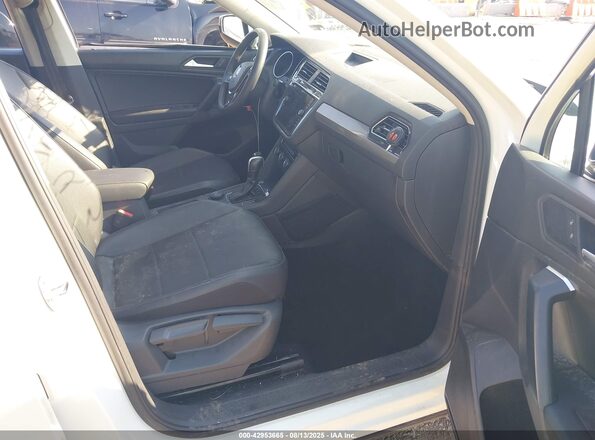 3VV2B7AX6MM050090 2021 VOLKSWAGEN TIGUAN White Vista interior delantera