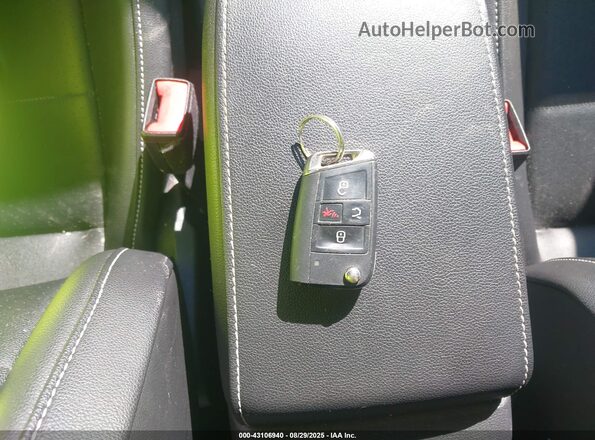 3VV2B7AX9MM092432 2021 VOLKSWAGEN TIGUAN Белый Вид панели приборов