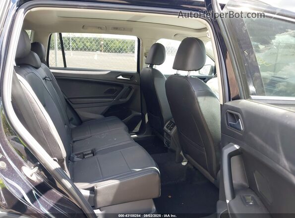 3VV2B7AXXLM152054 2020 VOLKSWAGEN TIGUAN Black Widok naklejki z numerem VIN