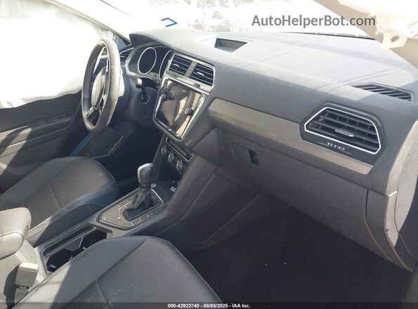 3VV3B7AX3MM018900 2021 VOLKSWAGEN TIGUAN Gray Սալոնի դիմացի տեսք