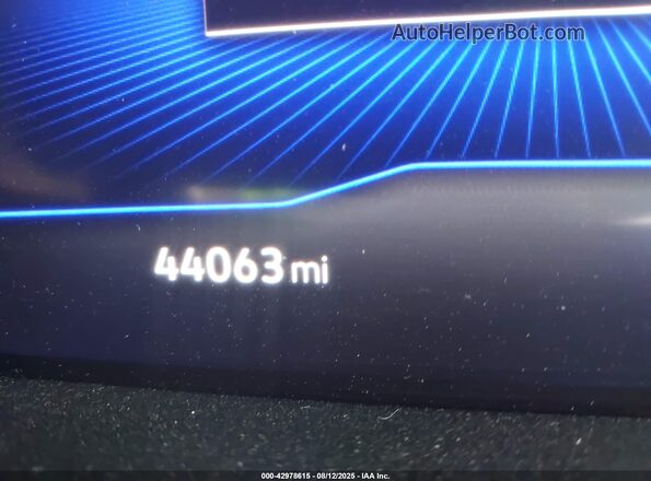 3VV3B7AX4PM006680 2023 VOLKSWAGEN TIGUAN Серебряный Панорамный вид салона 360°