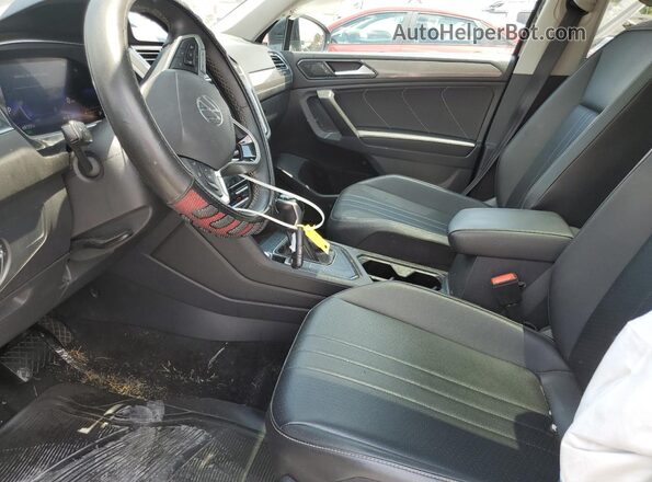 3VV3B7AX6NM120225 2022 VOLKSWAGEN TIGUAN Black წინა სალონის ხედი