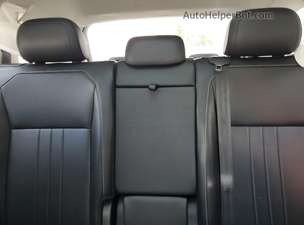 3VV3B7AX6NM120225 2022 VOLKSWAGEN TIGUAN Black უკანა სავარძლების ხედი