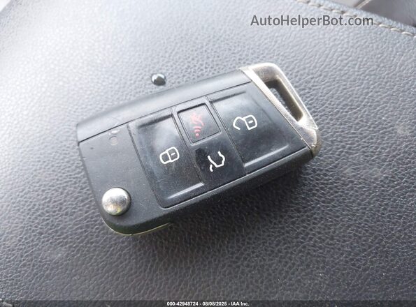 3VV3B7AX7MM030418 2021 VOLKSWAGEN TIGUAN Black 