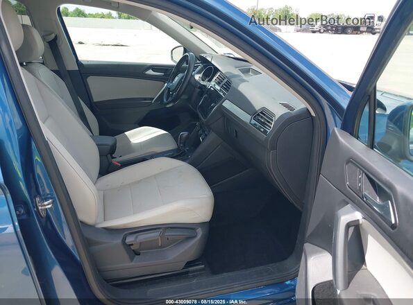 3VV3B7AX8JM188259 2018 VOLKSWAGEN TIGUAN Синий 