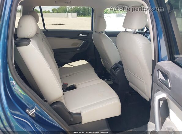 3VV3B7AX8JM188259 2018 VOLKSWAGEN TIGUAN Синий 