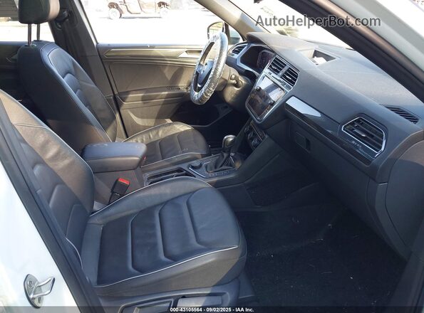 3VV4B7AX5LM147420 2020 VOLKSWAGEN TIGUAN White Вид салону спереду