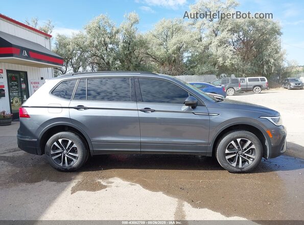 3VVFB7AX8PM078902 2023 VOLKSWAGEN TIGUAN Gray Սալոնի հետևի տեսք