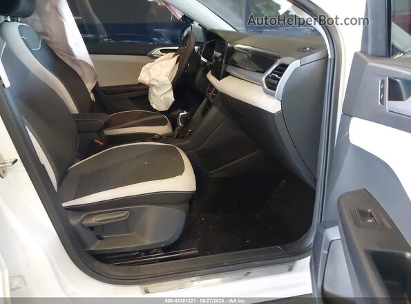 3VVUC7B29SM003755 2025 VOLKSWAGEN TAOS Белый Вид салона спереди
