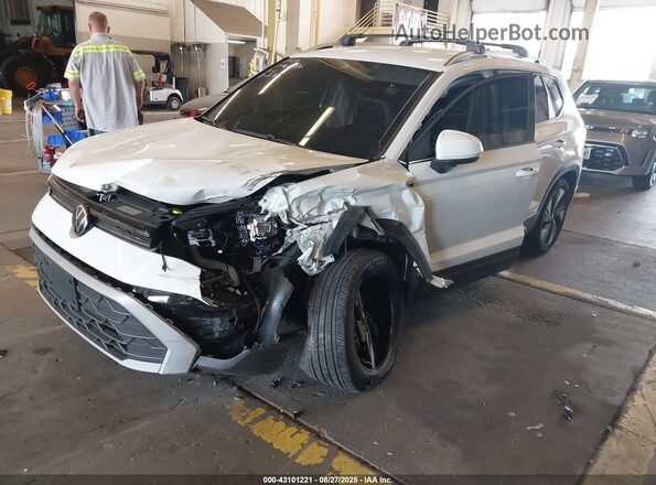 3VVUC7B29SM003755 2025 VOLKSWAGEN TAOS Белый Передняя левая четверть