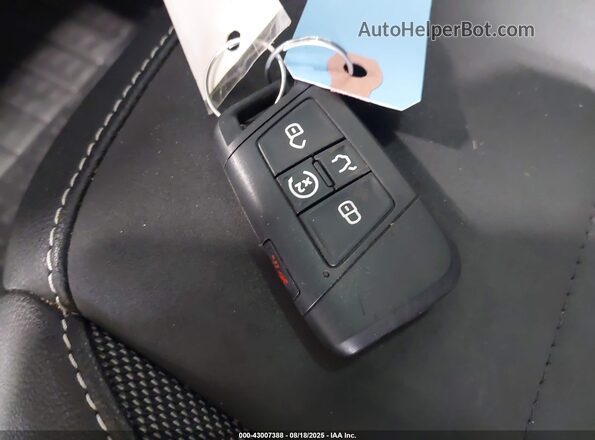 3VVVX7B24RM017498 2024 VOLKSWAGEN TAOS White 