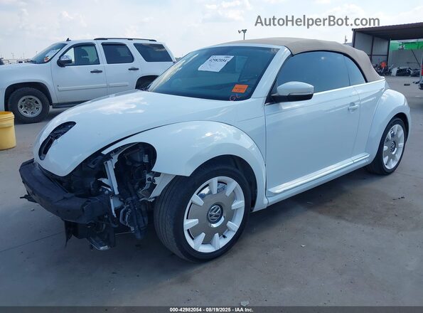 3VW5DAAT0KM502268 2019 VOLKSWAGEN BEETLE White 