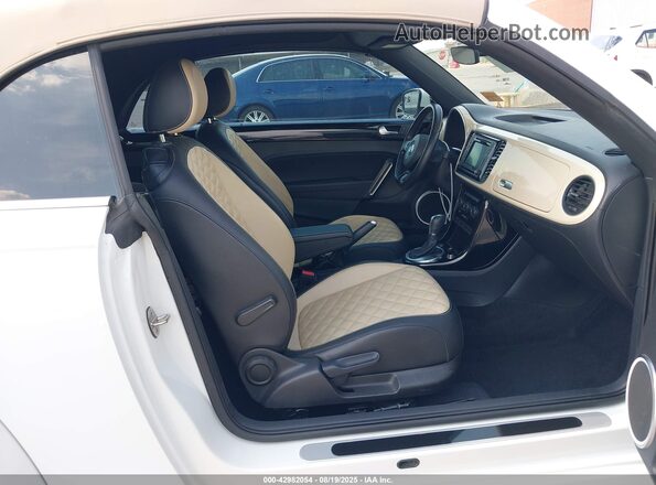 3VW5DAAT0KM502268 2019 VOLKSWAGEN BEETLE White 