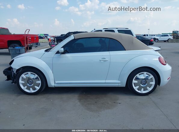 3VW5DAAT0KM502268 2019 VOLKSWAGEN BEETLE White 