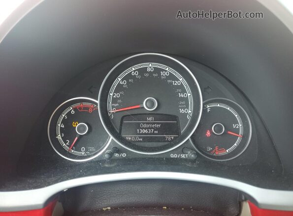 3VW5DAAT5JM506444 2018 VOLKSWAGEN BEETLE Red 