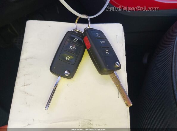 3VW5DAAT6JM516013 2018 VOLKSWAGEN BEETLE Red 