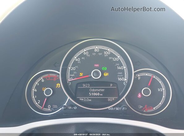 3VW5DAAT6JM516013 2018 VOLKSWAGEN BEETLE Red 