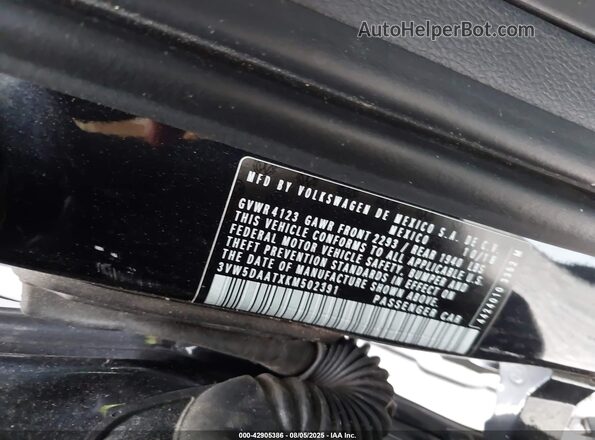 3VW5DAATXKM502391 2019 VOLKSWAGEN BEETLE Black Widok komory silnika