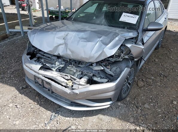 3VWCB7BU2LM055953 2020 VOLKSWAGEN JETTA Серебряный Вид спереди