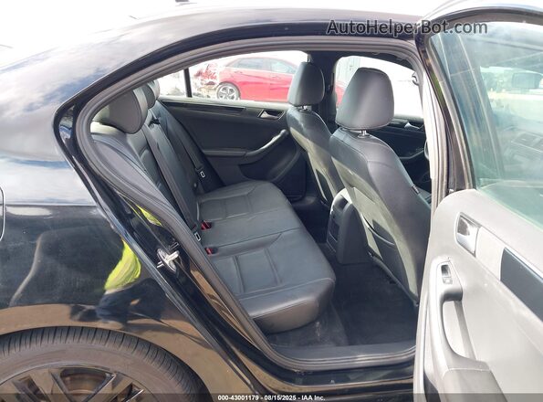 3VWD17AJ5JM209986 2018 VOLKSWAGEN JETTA Black 