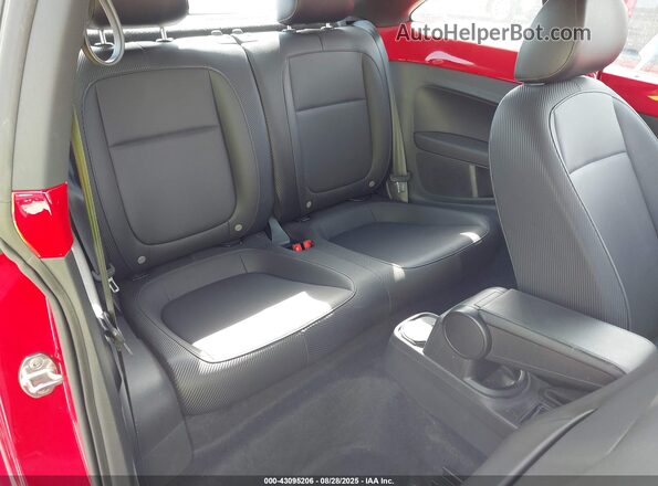 3VWJD7AT6KM718739 2019 VOLKSWAGEN BEETLE Красный 