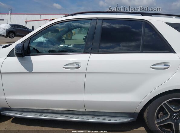 4JGDA6EB8JB114583 2018 MERCEDES-BENZ AMG GLE 43 White სალონის 360-გრადუსიანი ხედი