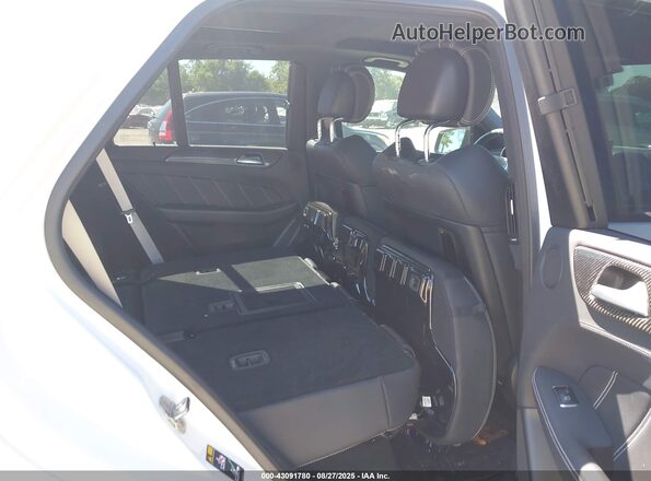 4JGDA7FB3JB102099 2018 MERCEDES-BENZ AMG GLE 63 White Widok naklejki z numerem VIN
