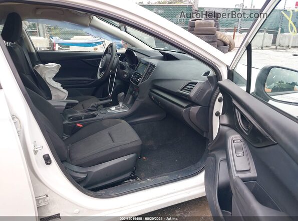 4S3GKAB64N3603927 2022 SUBARU IMPREZA White Widok wnętrza z przodu