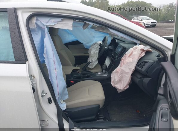 4S3GTAD62N3702501 2022 SUBARU IMPREZA Белый Вид салона спереди