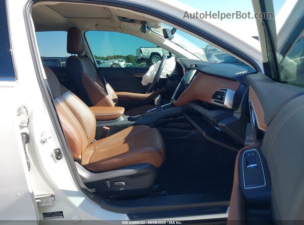 4S4BTAPC3M3159021 2021 SUBARU OUTBACK White Front interior view