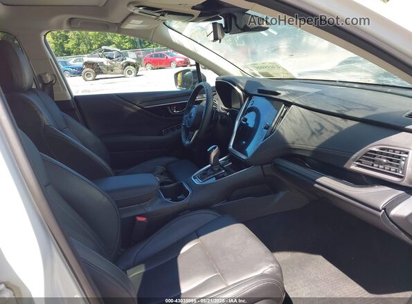 4S4BTAPC6P3124669 2023 SUBARU OUTBACK White Vista interior delantera