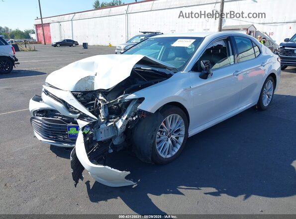 4T1F31AK1LU541672 2020 TOYOTA LE Белый Передняя левая четверть