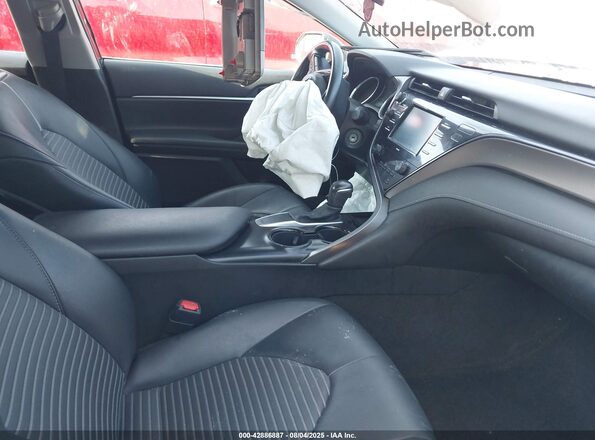 4T1G11AK7LU945747 2020 TOYOTA CAMRY Black წინა სალონის ხედი