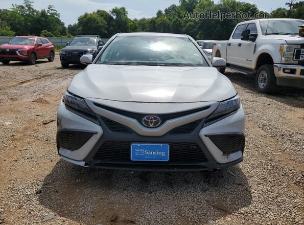 4T1G11AK9NU076863 2022 TOYOTA CAMRY White Widok z przodu