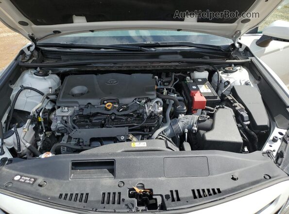4T1G11AK9NU076863 2022 TOYOTA CAMRY White Widok wnętrza z tyłu