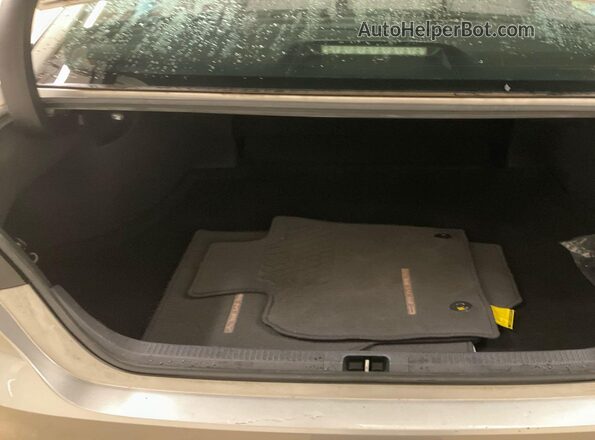 4T1L31AK6LU015766 2020 TOYOTA LE  Vista interior delantera