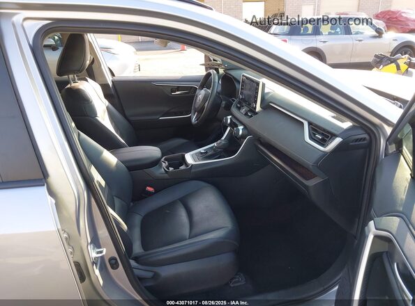 4T3D6RFV3MU040856 2021 TOYOTA LIMITED Серебряный 