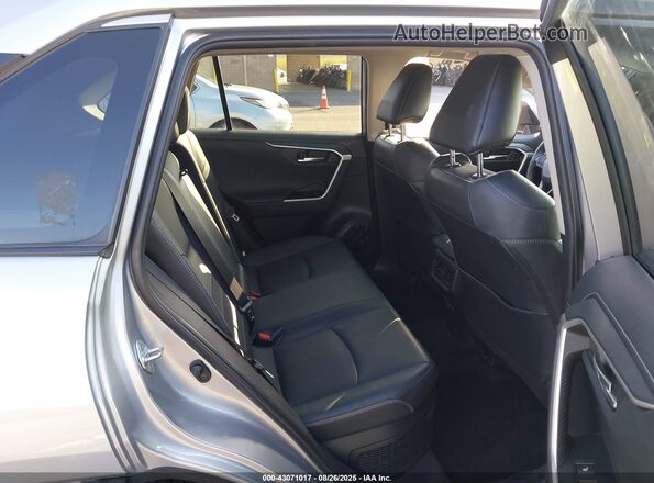 4T3D6RFV3MU040856 2021 TOYOTA LIMITED Серебряный 