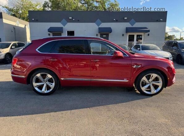 SJAAC2ZV1HC014037 2017 BENTLEY BENTAYGA Красный Панорамный вид салона 360°