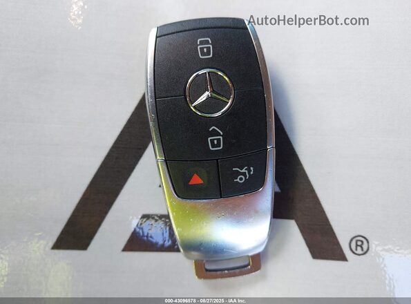 55SWF6EB9KU304940 2019 MERCEDES-BENZ AMG C 43 White Widok deski rozdzielczej