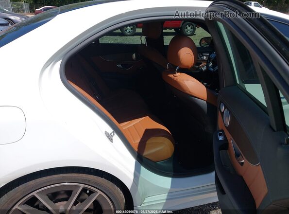 55SWF6EB9KU304940 2019 MERCEDES-BENZ AMG C 43 White Widok naklejki z numerem VIN