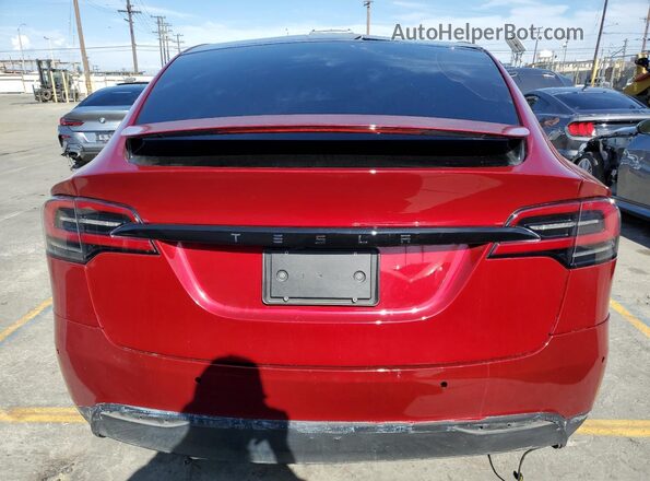 7SAXCAE57RF444414 2024 TESLA MODEL Red Вид салону спереду