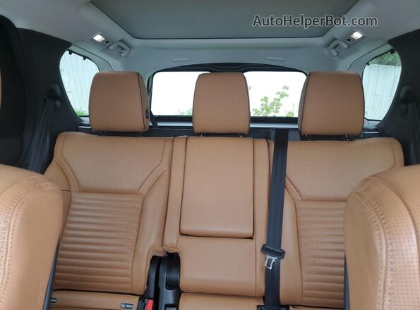 SALRRBBV8HA005740 2017 LAND ROVER DISCOVERY White Widok wnętrza z tyłu